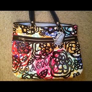 **Reserved for bigrobswiify**  Coach Tote