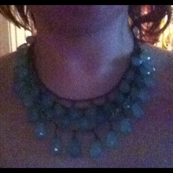 *SOLD*Trendy and Teal Teardrop Necklace! - Picture 3 of 3
