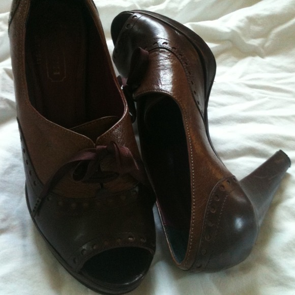 Coach peep toe shoes