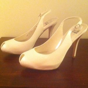 White HOT Stuart Weitzman pumps!