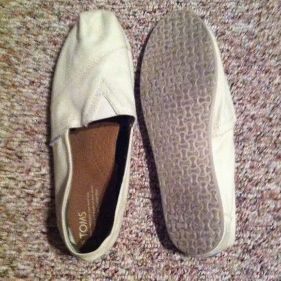Toms size 9 canvas and ash size 9