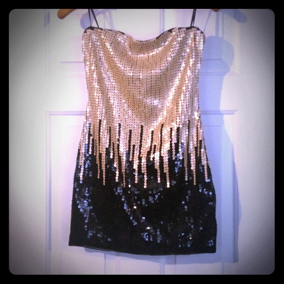 bebe Dresses & Skirts - Bebe strapless dress