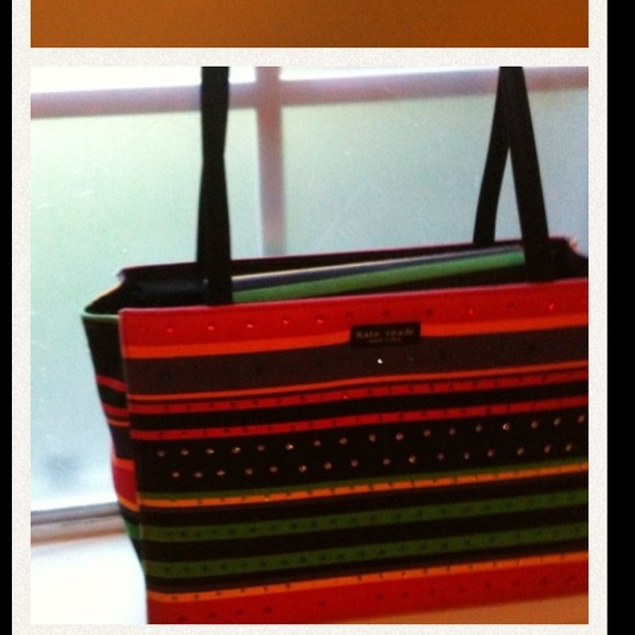 Great condition Kate Spade bag look inside!