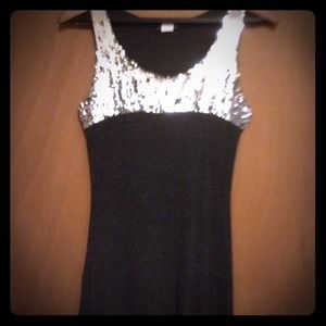 Gray tank top with silver sequence