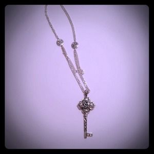 Jewelry - 🌟reserved for @staceylane🌟Key necklace Jewelry - 🌟reserved for @staceylane🌟Key necklace