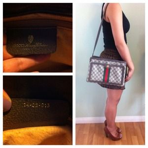 Gucci Handbags - Authentic Vintage Gucci messenger Gucci Handbags - Authentic Vintage Gucci messenger