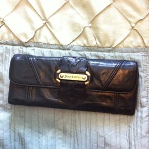 Juicy Couture Clutches & Wallets - REDUCEDJuicy Couture clutch wallet. Juicy Couture Clutches & Wallets - REDUCEDJuicy Couture clutch wallet.