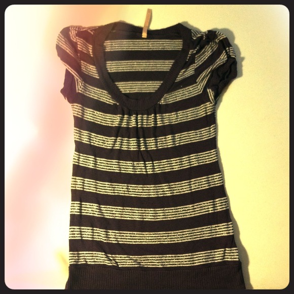 REDUCED!! Purple and silver top. - Picture 1 of 2