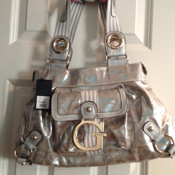 REDUCED! NWT Guess Purse