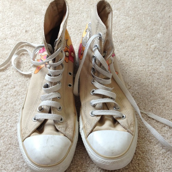 Converse Girly Design - Picture 3 of 4