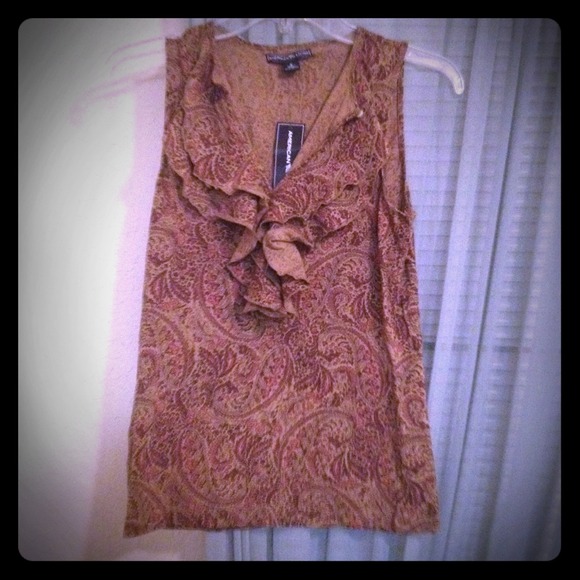 Brand new with tag paisley sleeveless top!