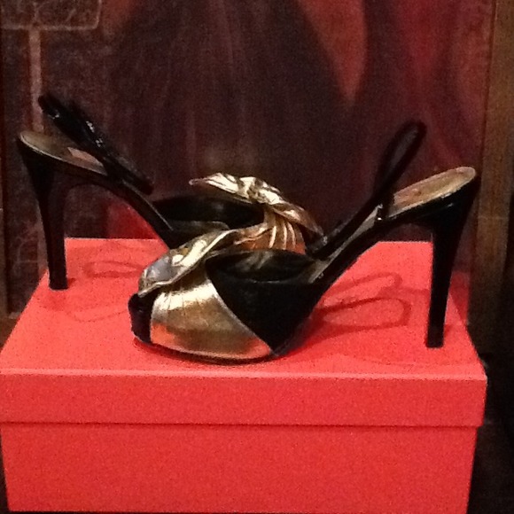 Betsey Johnson black lace trim heels with gold bow - Picture 3 of 4