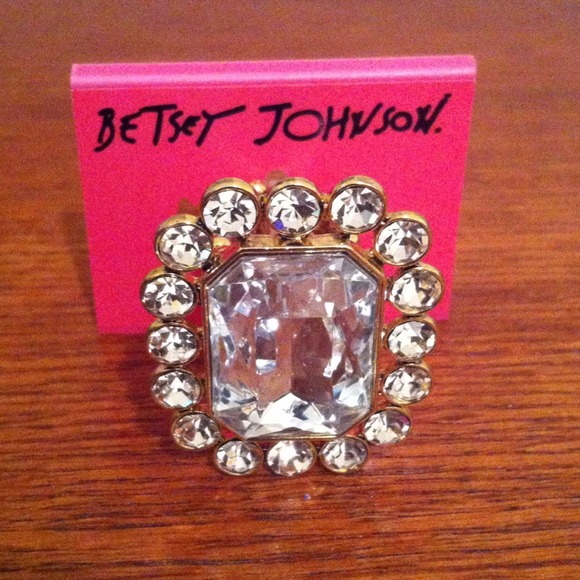 🆕 Betsey Johnson Sparkling Ring