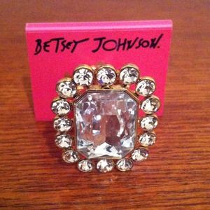 🆕 Betsey Johnson Sparkling Ring