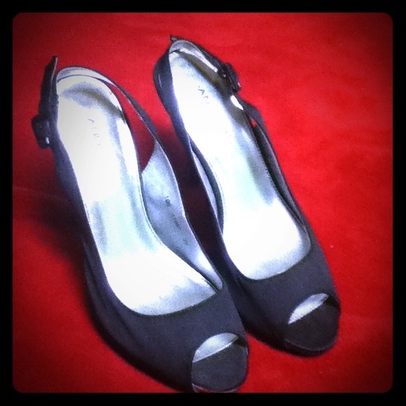 Black Peep-Toe Heel