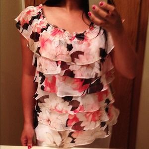 SOLD Floral Top White House | Black Market