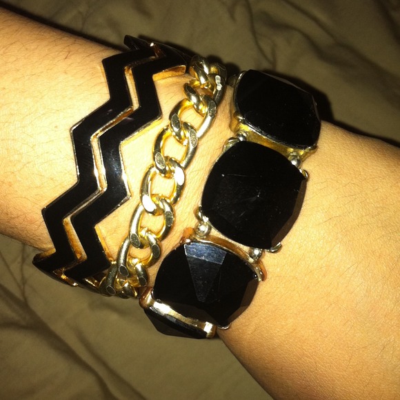 Accessories - Black chevron bracelets! Arm candy!