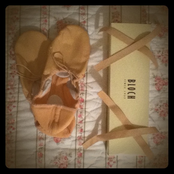 •REDUCED• BLOCH Leather Ballet Shoes