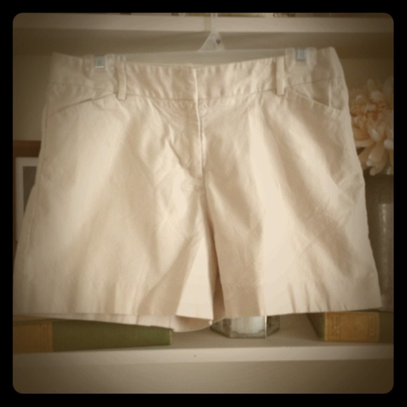 Ann Taylor khaki shorts