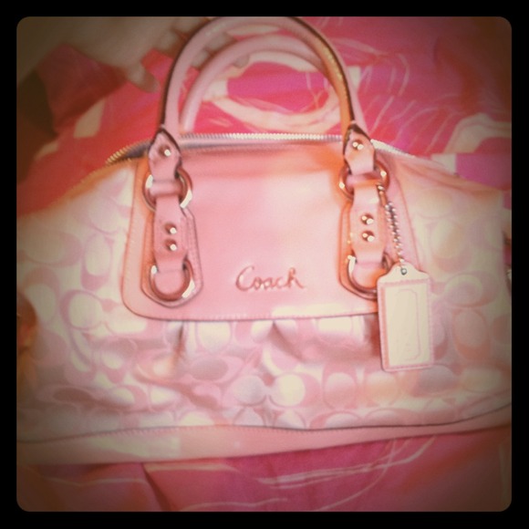 ❌reserved ❌ Pink signature coach satchel