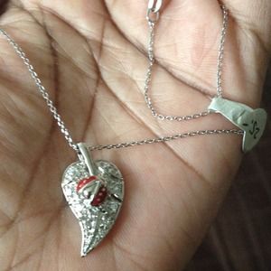 NWT NECKLACE WITH LEAF CHARM
