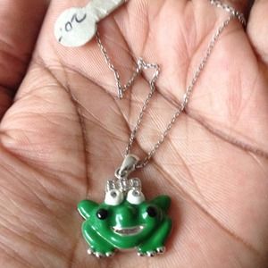 NWT FROG CHARM NECKLACE