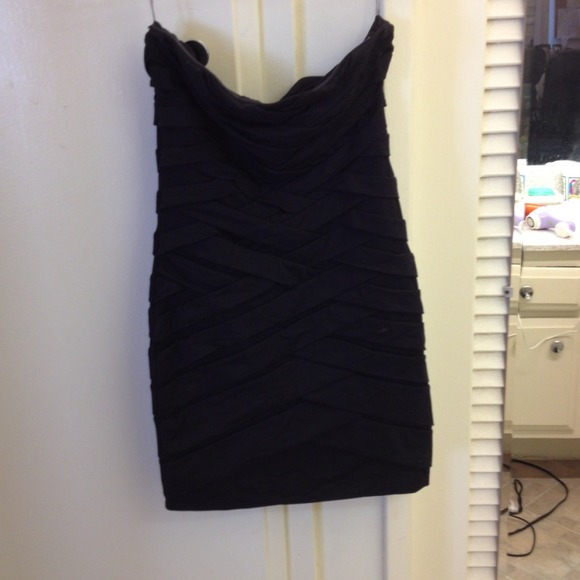 Black strapless bodycon dress