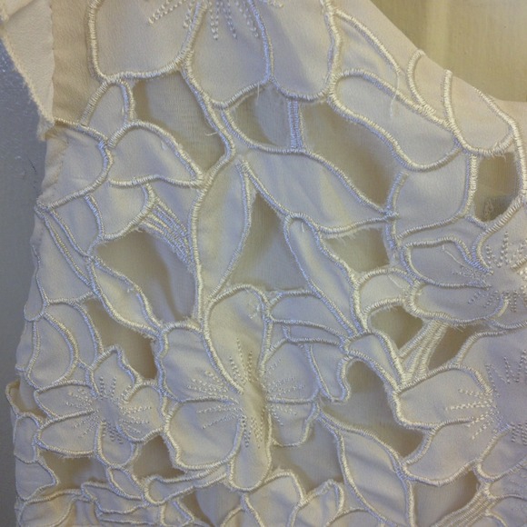Ivory dress - Picture 3 of 3