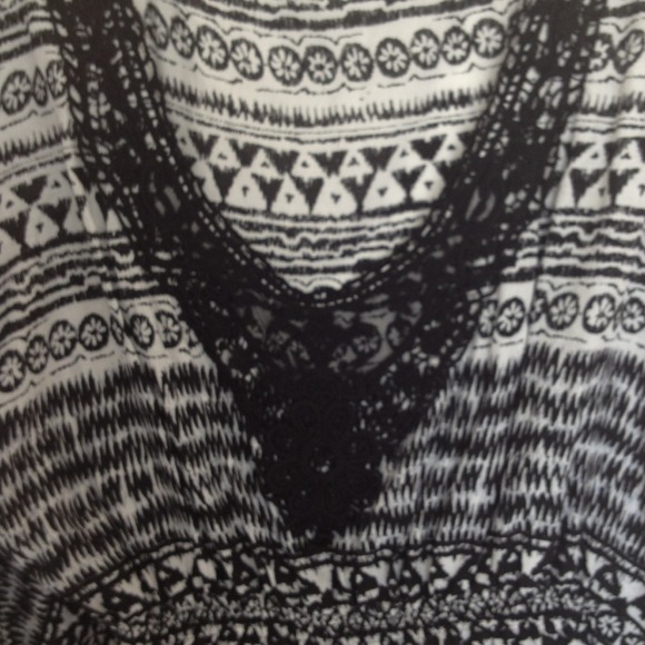 B/W Printed Top - Picture 3 of 4