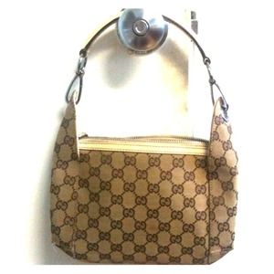 Gucci Handbags - š“Reserved for @maryci AUTHENTIC Gucci handbag Gucci Handbags - š“Reserved for @maryci AUTHENTIC Gucci handbag