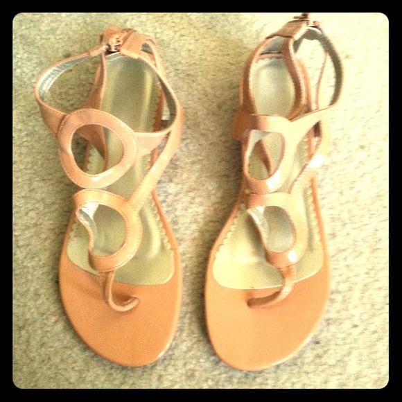 MOD FEVER PATENT SANDAL - BRAND NEW - Picture 1 of 1