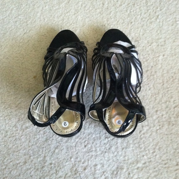 Patent Party Heel - Picture 3 of 3