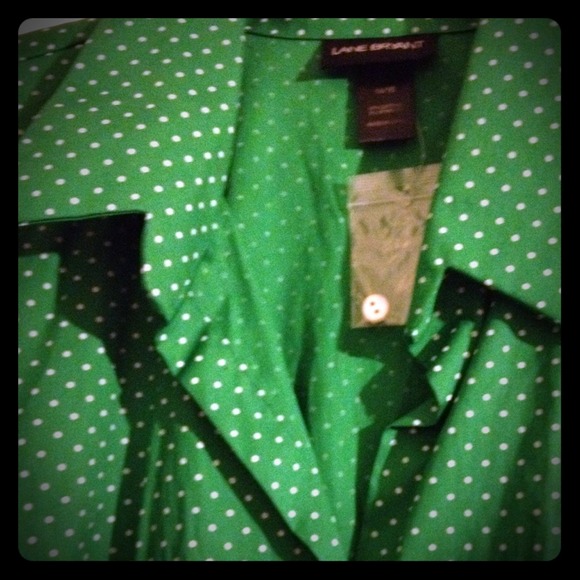 🔴Reduced***Green button up w/white polka dots🔴