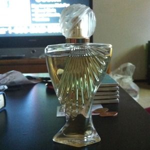Paris Hilton Siren perfume