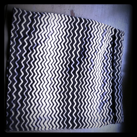 Patterned high waisted mini skirt