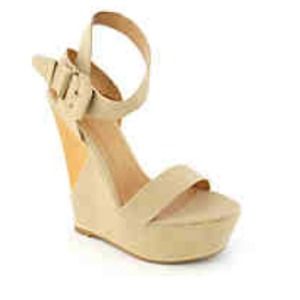 BRAND NEW! Beige wedges.