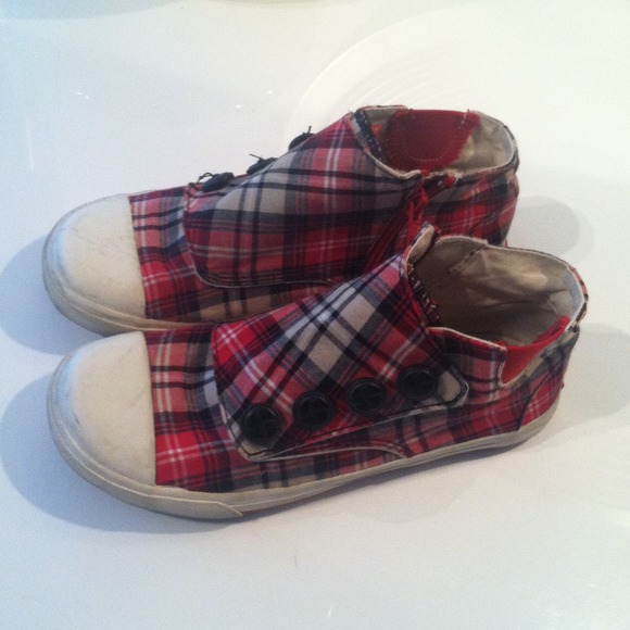 Unique Red Plaid Button Sneakers