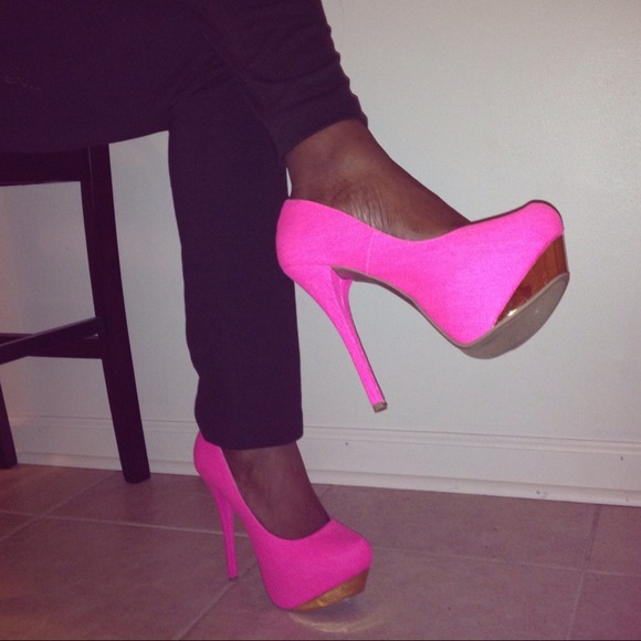 NOT FOR SALE✋I'm a shoe addict & I don't want help