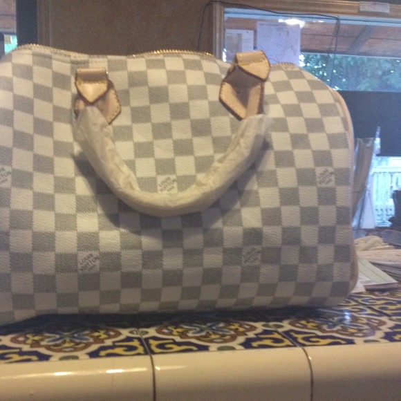 Reserved for eriikagaraiia Lv handbag