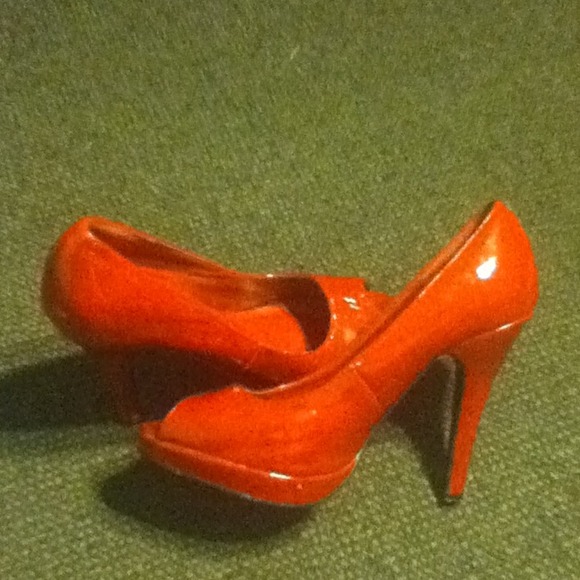 Patented leather shoes