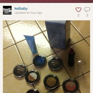 Makeup bundle