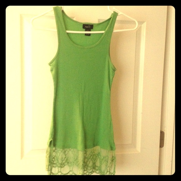 Rue 21 tank w/bottom lace detail