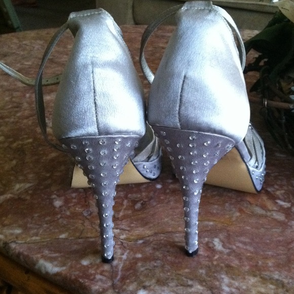 Shoes - Picture 3 of 4
