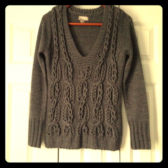 **SOLD** Chunky cable knit sweater