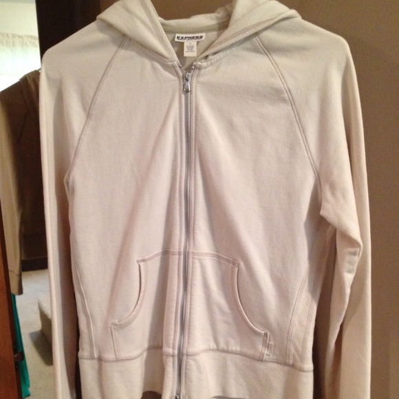 Like new!! Cream colored zip up hoody