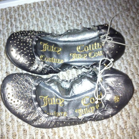 ONLY WORN TWICE JUICY COUTURE FLAT