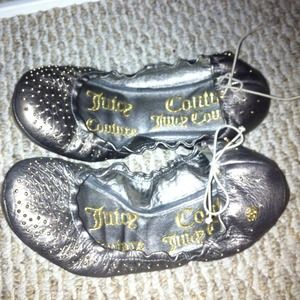 ONLY WORN TWICE JUICY COUTURE FLAT