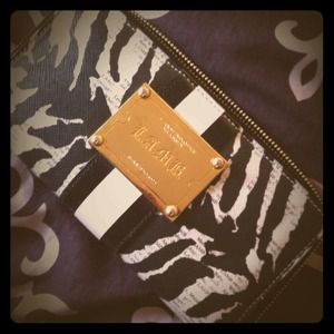 Reserved✋ ✨L.A.M.B zip around wallet.