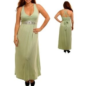 Gorgeous pistachio maxi for plus size woman 😄