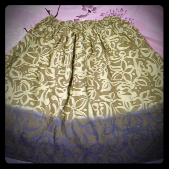 💢💢SOLD Pretty patterned skirt!💢💢